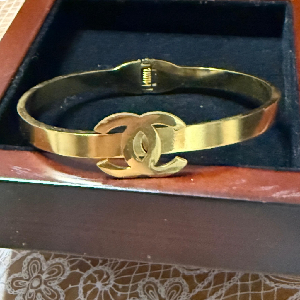 Womans Stainless Steel Goldbangel Bracelet